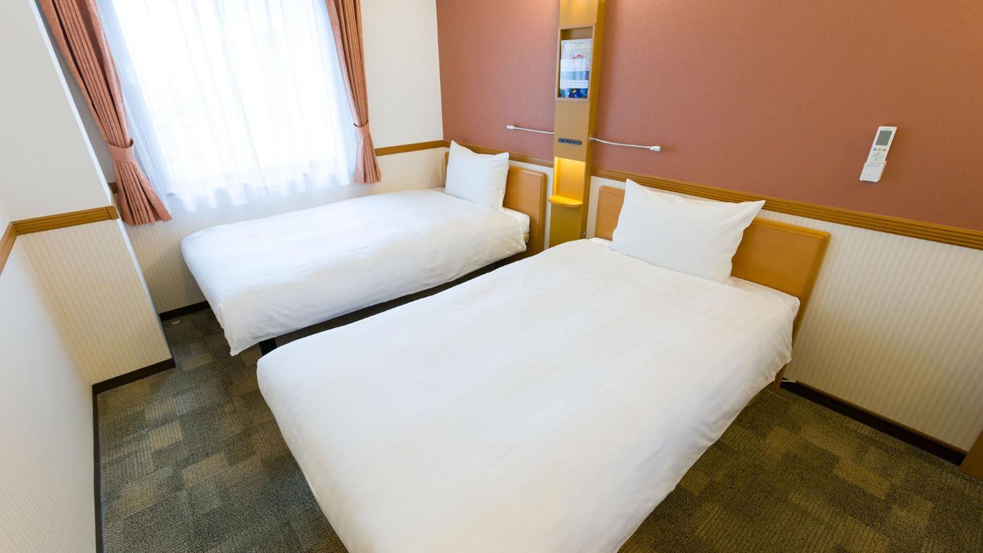 Toyoko Inn Himeji Eki Shinkansen Minami Guchi Zimmer foto